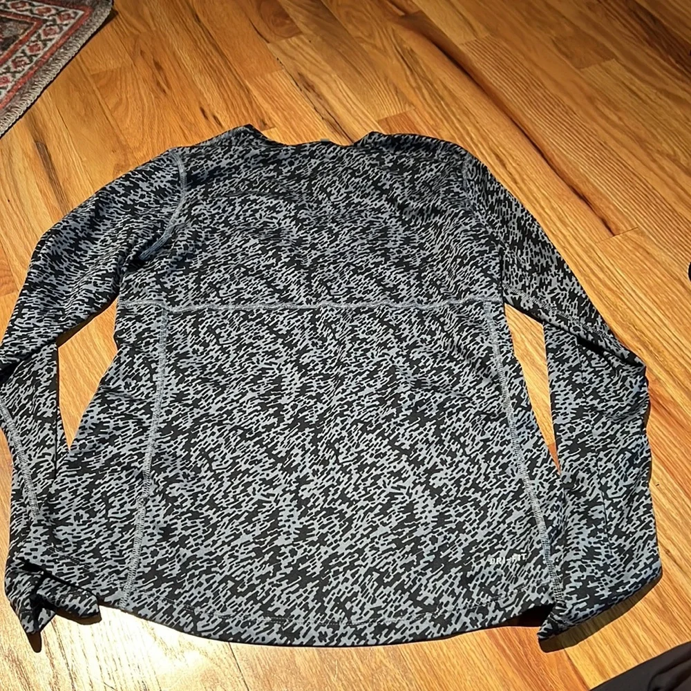 Nike running shirt size medium perfect condition